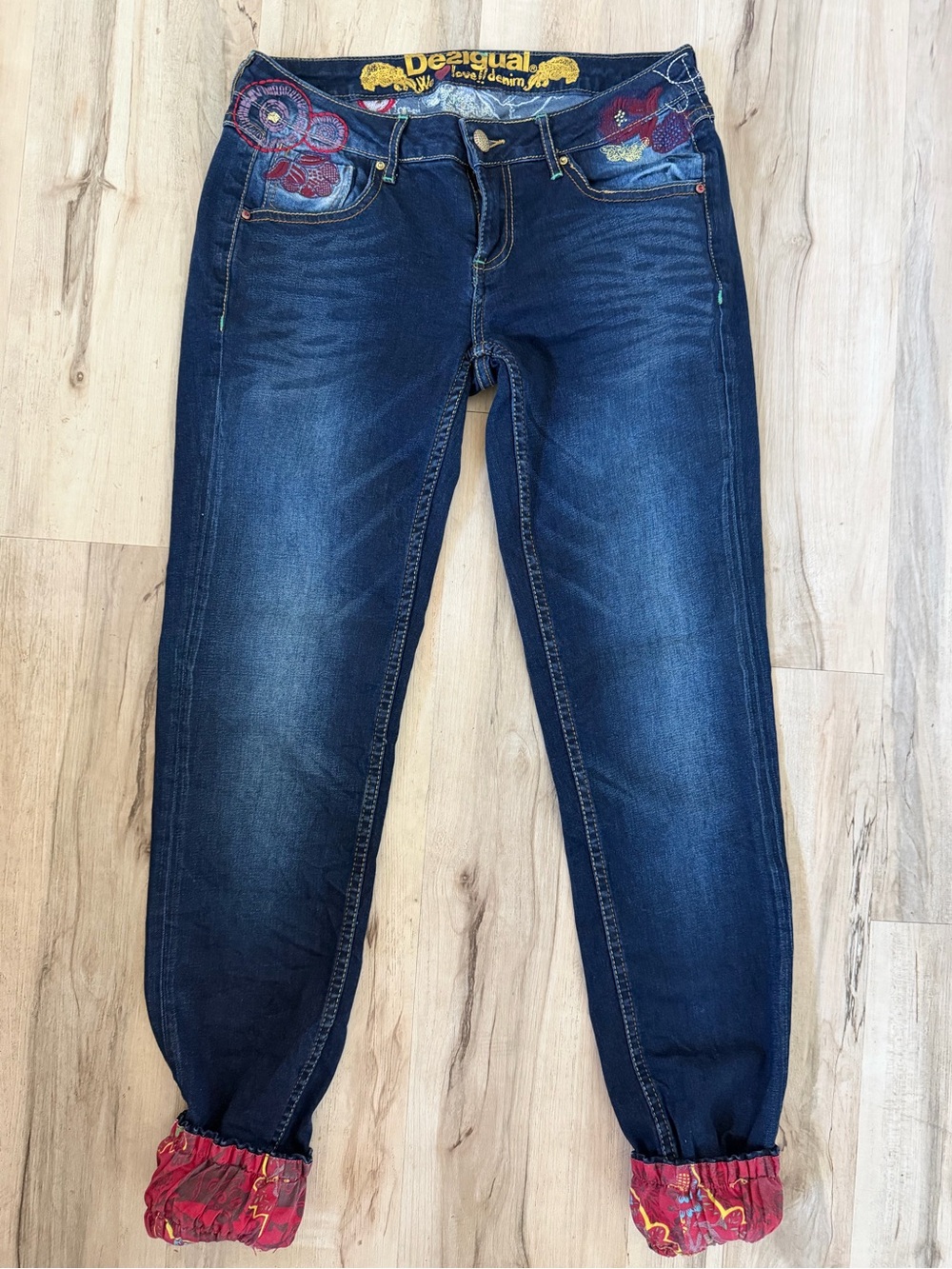 Desigual Embroidered Denim Jogger Jeans Y2K Boho Artsy Cuffed Pants Size 28